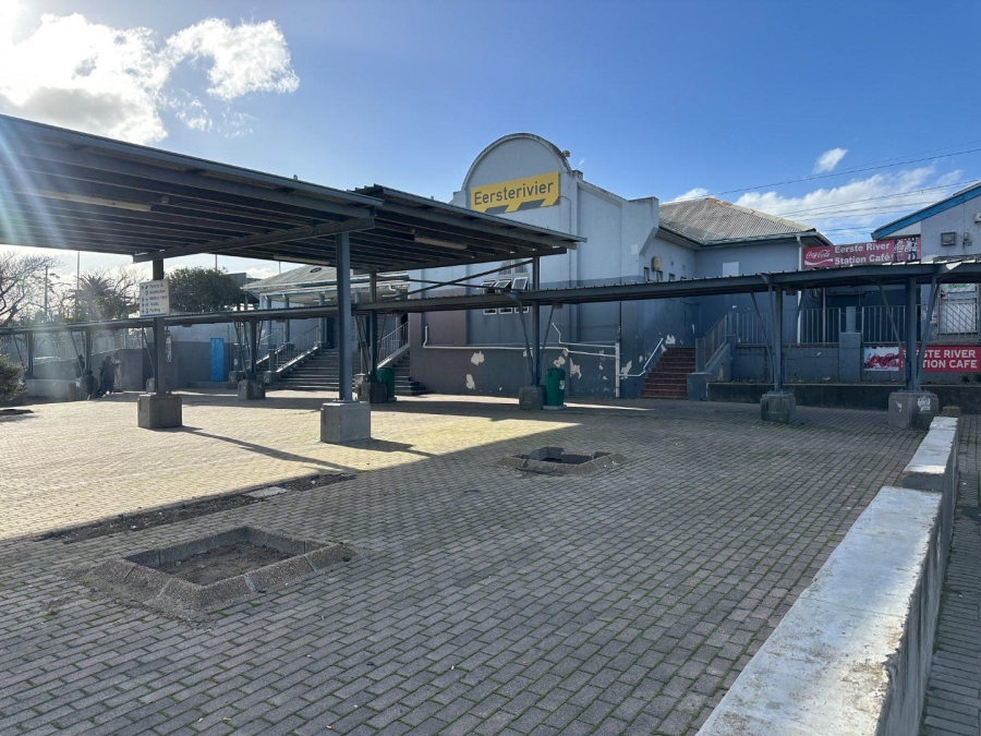 To Let commercial Property for Rent in Eersterivier Western Cape